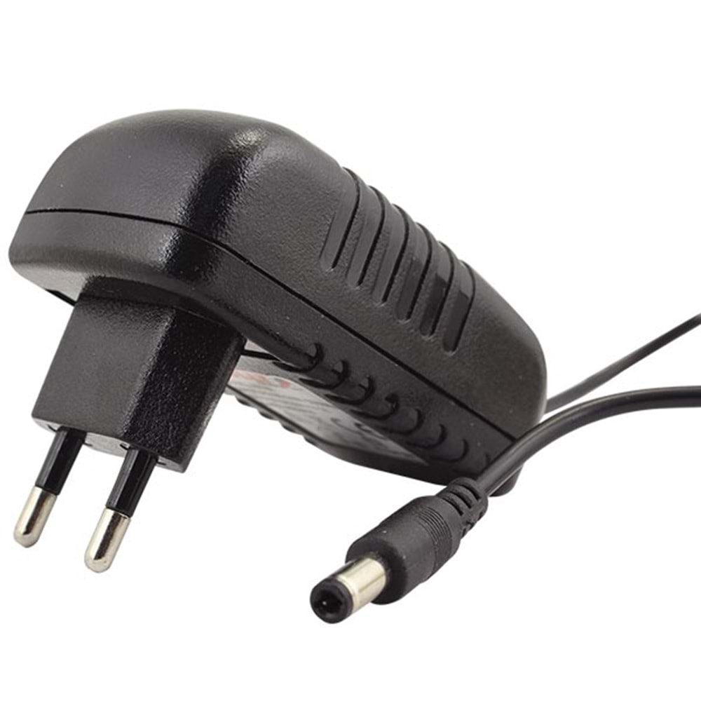 POWERMASTER PM-6983 20 VOLT - 1 AMPER 5.5*2.5 MM UÇLU PRİZ TİPİ ADAPTÖR